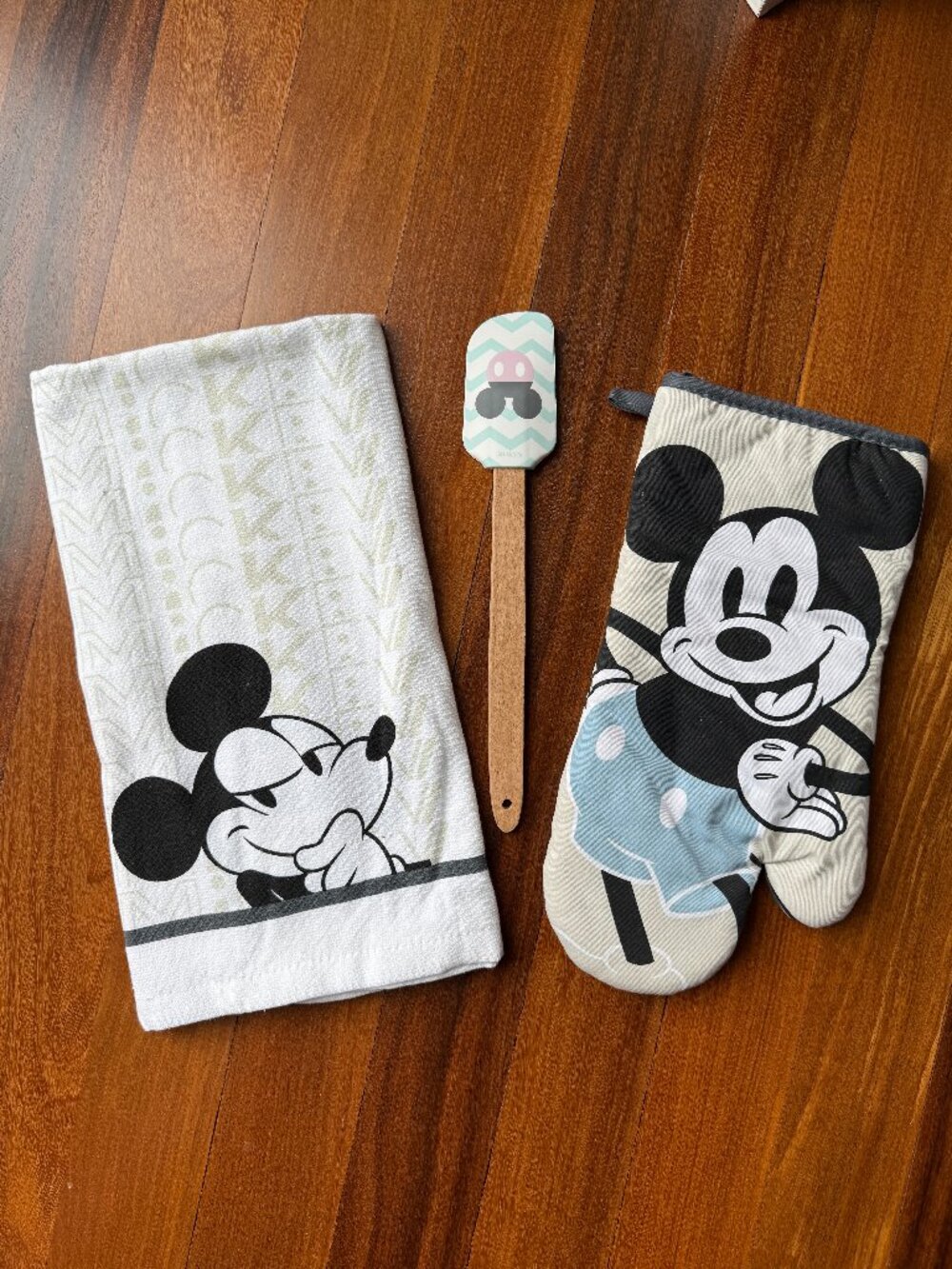 Disney Mickey Mouse Kitchen Set - Oven Mitt, Dish Towel and Silicon Spatula